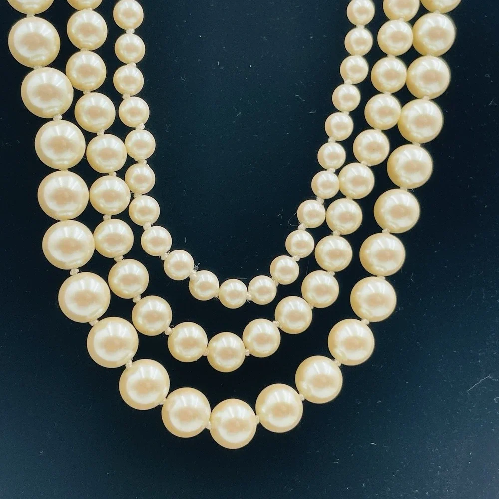 Carol Lee Triple Strand Faux Pearl Necklace‎ Ivory Silver Tone Heart Charm 16in